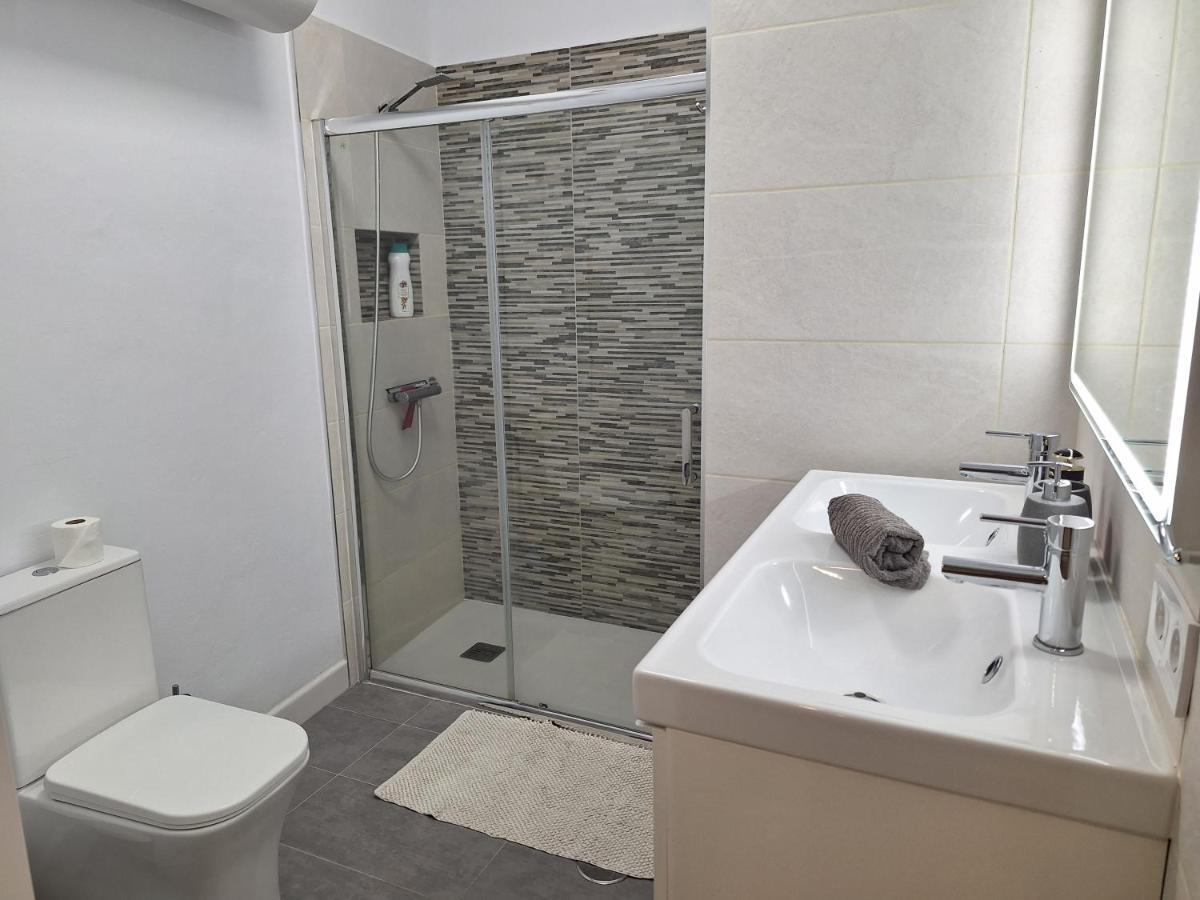 Habitacion Con Bano Privado En Un Piso Con Familia Santa Cruz de la Palma  Exterior photo